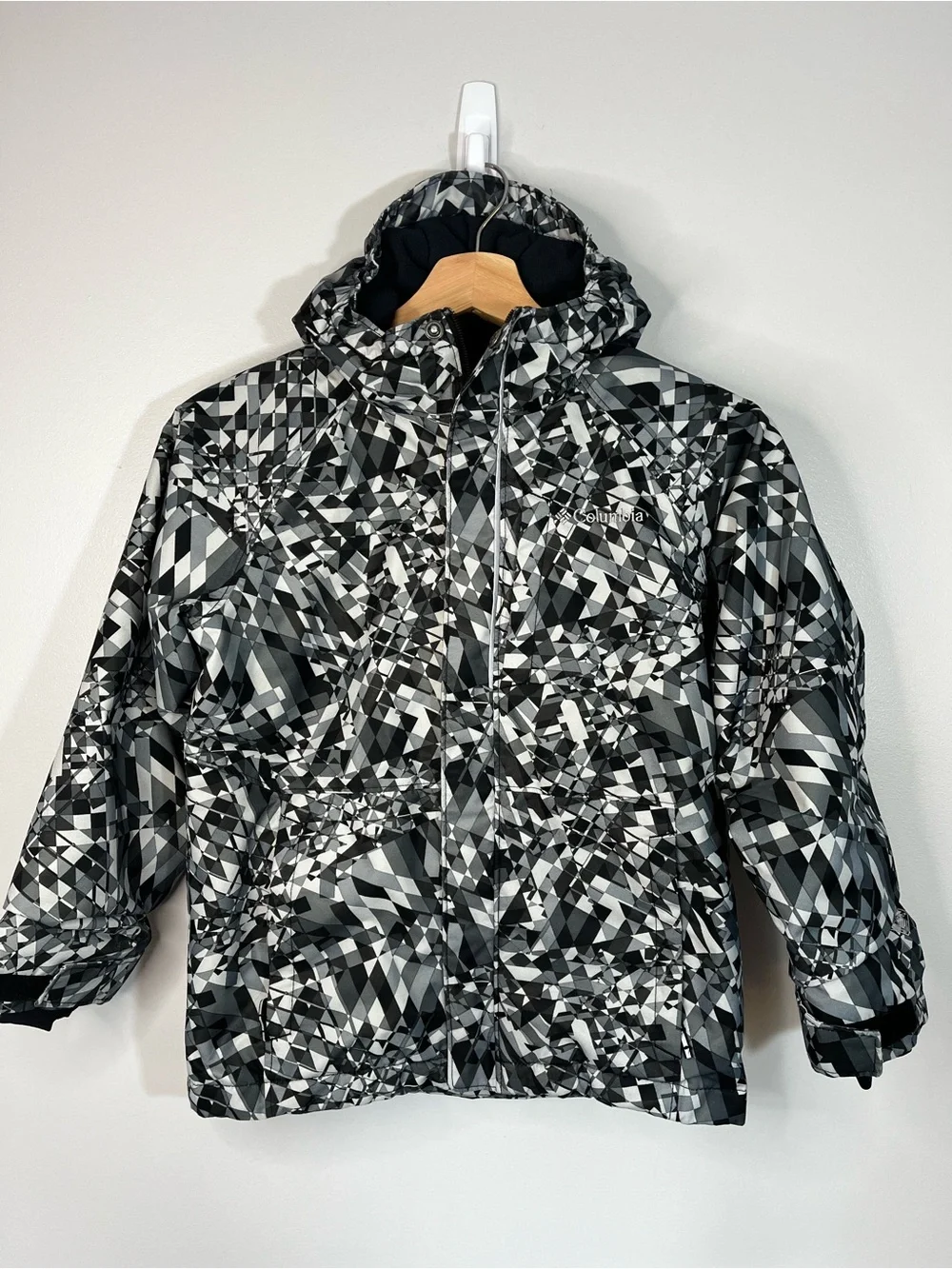 Columbia Black & White Hooded Insulated Winter Jacket Coat Boys Small (6 - 8)
